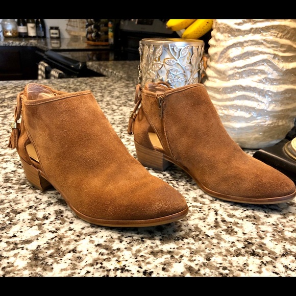 Brown suede Michael Kors booties with tassel - Picture 5 of 9
